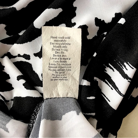 Carol Rose Plus Size Short Sleeve Shirt, Black/White Abstract, Gathered Neck, 2X - Picture 5 of 6